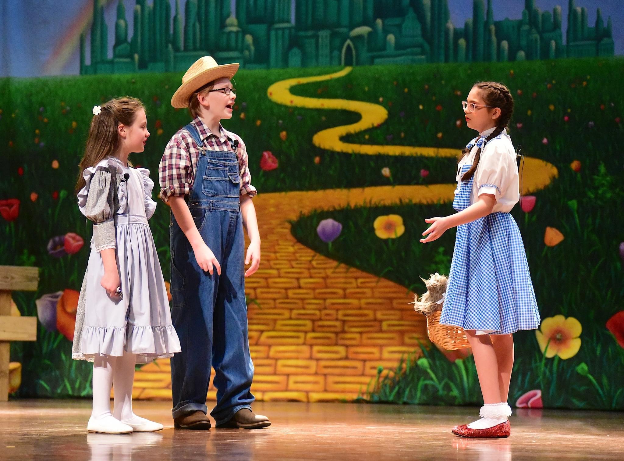 Maddox Intermediate School Road to Oz Backdrop